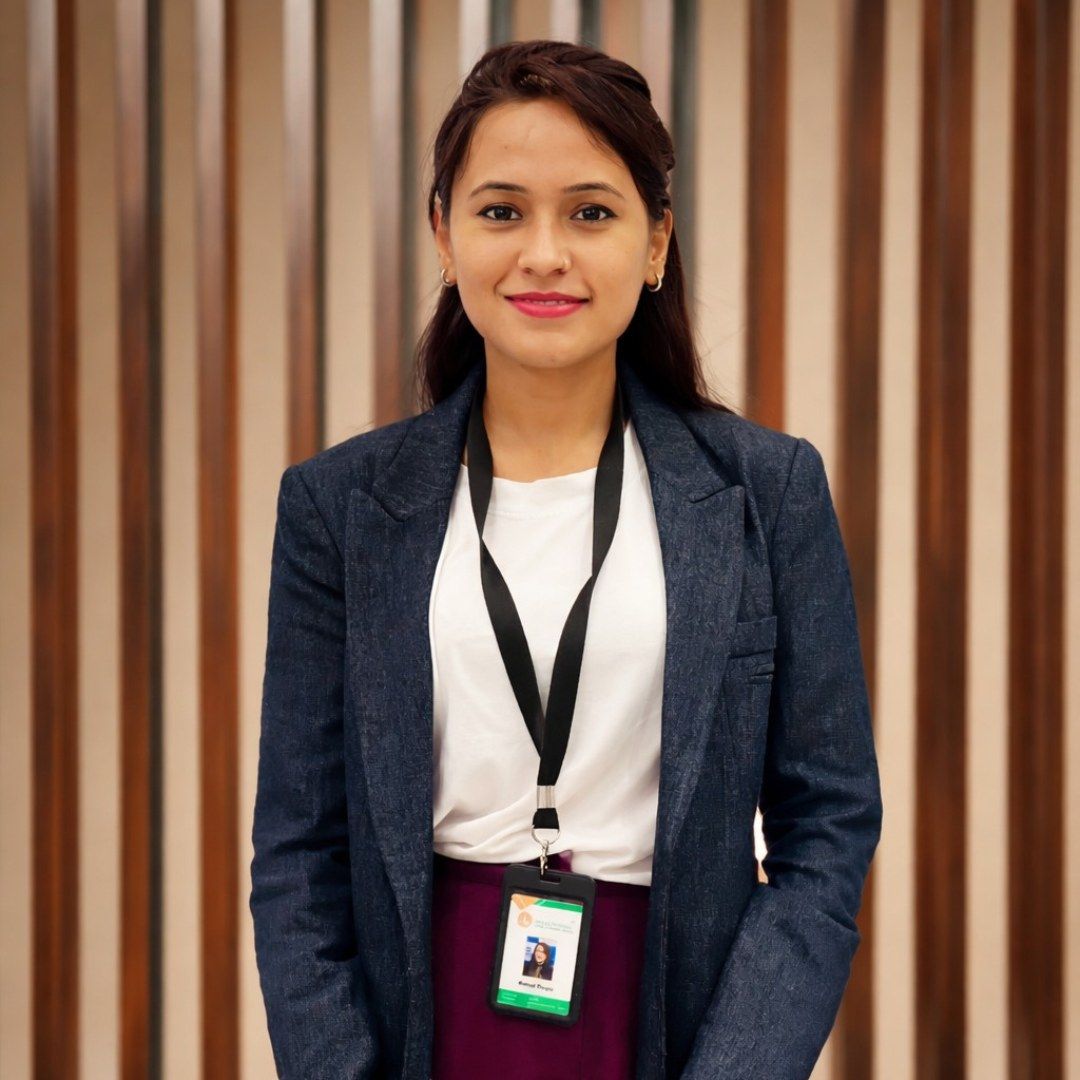 Komal Thapa, Assistant Dealing Head