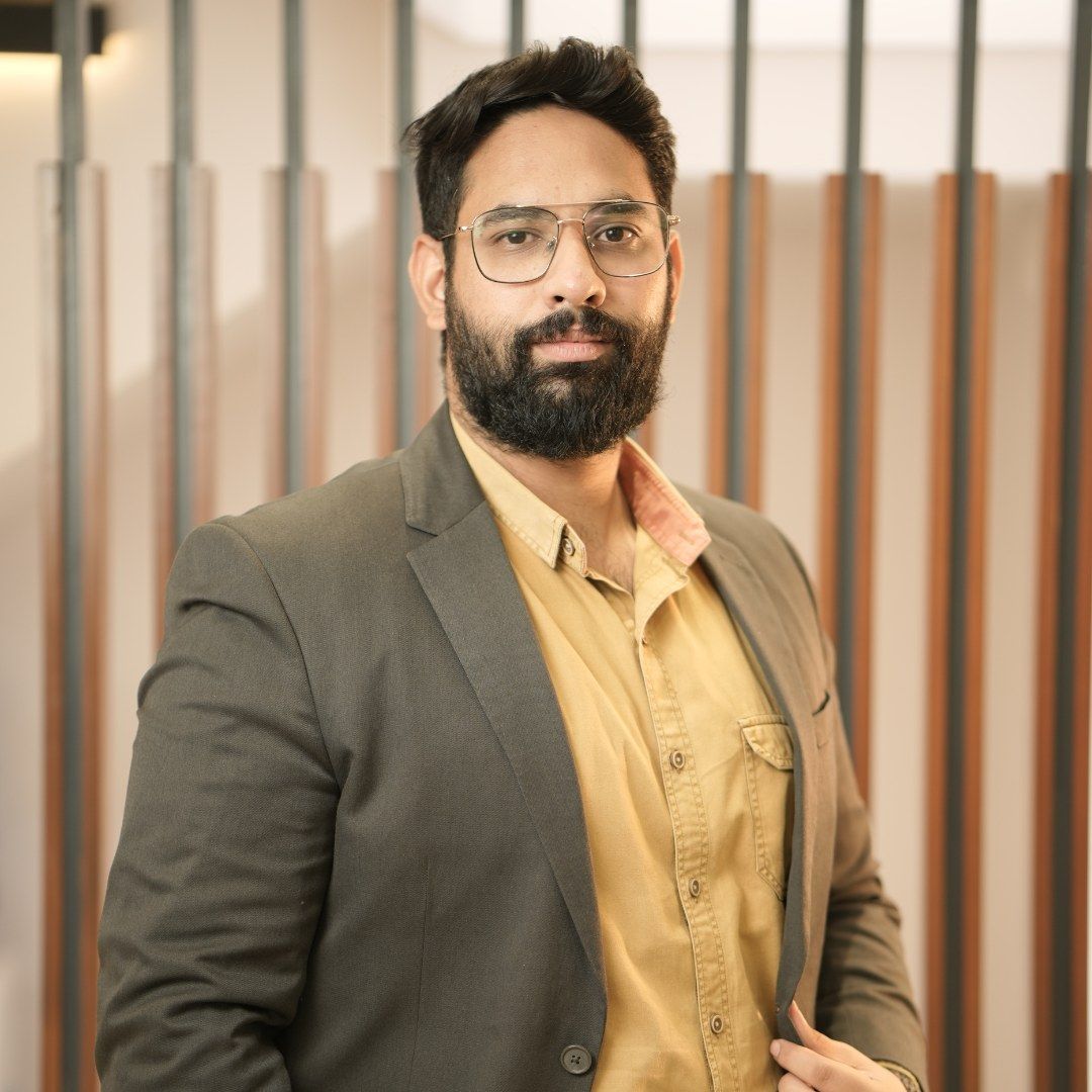 Yagyavalkya Pareek, Senior Relationship Associate — Dealing